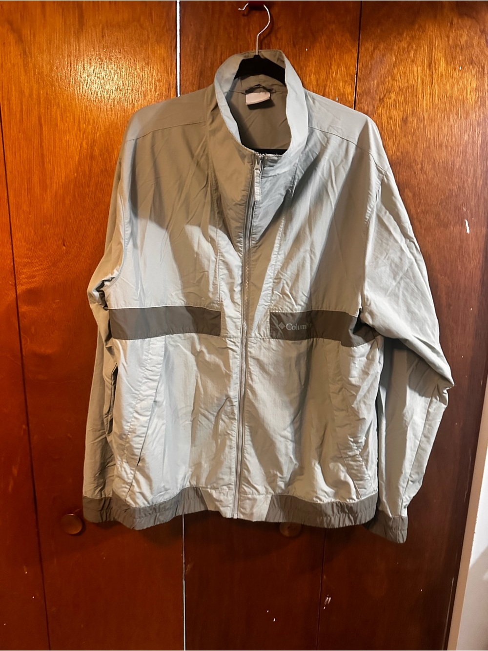Columbia Light Gray and Dark Gray Men's Windbreaker Jacket